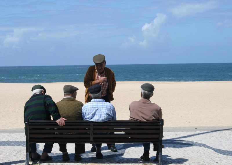 Sociale contacten kunnen de symptomen van de zikete van Alzheimer vertragen.