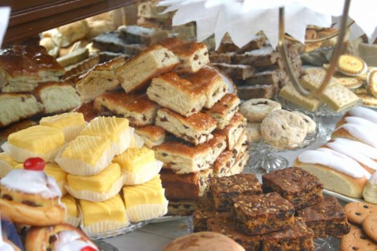 Met de jaarwisseling serveren we zoete en hartige snackplateaus. Makkelijk voor te bereiden!