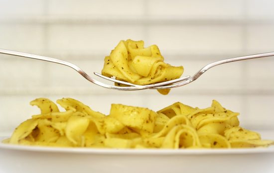 Renske Cramer Creatief: foto van een lekker bordje verse pasta bij een artikel over de voedselzandloper en goede voeding